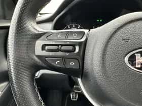 Kia Rio (2020) thumbnail 16