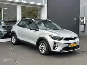 Kia Stonic (2023) thumbnail 2