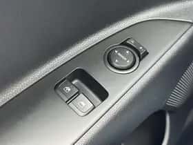 Kia Stonic (2023) thumbnail 42