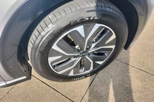 Kia EV6 (2024) thumbnail 11