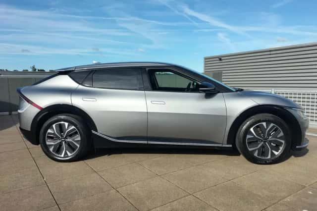 Kia EV6 (2024) thumbnail 3