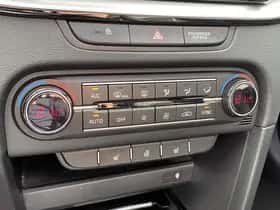 Kia Proceed (2024) thumbnail 107