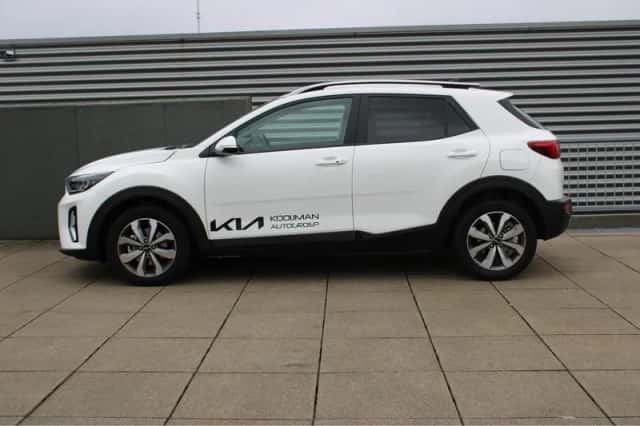 Kia Stonic (2025) thumbnail 4