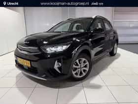 Toyota C-HR (2019) thumbnail 108