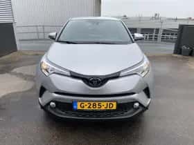 Toyota C-HR (2019) thumbnail 4
