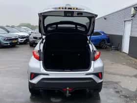 Toyota C-HR (2019) thumbnail 63