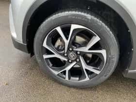 Toyota C-HR (2019) thumbnail 67