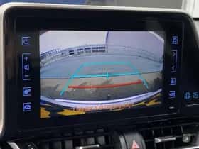 Toyota C-HR (2019) thumbnail 8