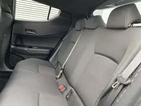 Toyota C-HR (2019) thumbnail 71