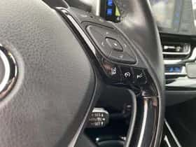 Toyota C-HR (2019) thumbnail 83