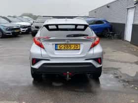 Toyota C-HR (2019) thumbnail 10