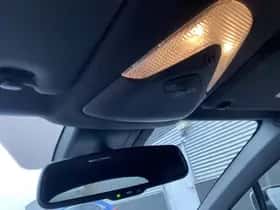 Toyota C-HR (2019) thumbnail 96
