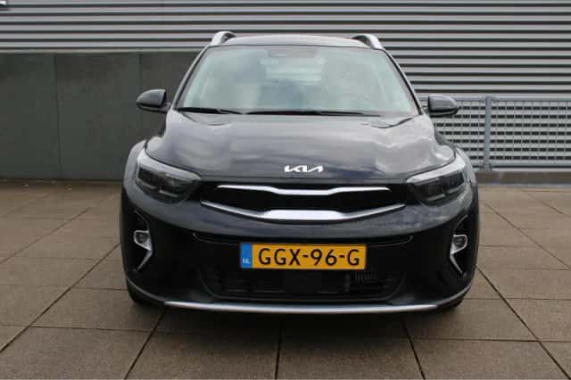 Kia Stonic (2024) thumbnail 3