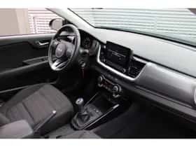 Kia Stonic (2024) thumbnail 10