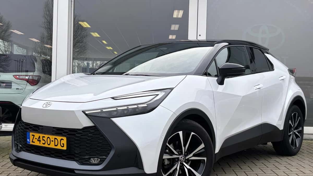 Toyota C-HR (2024) — foto 1