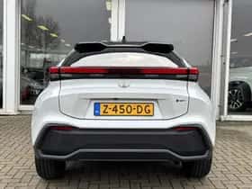 Toyota C-HR (2024) thumbnail 12