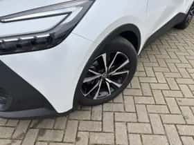Toyota C-HR (2024) thumbnail 41