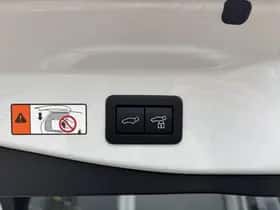 Toyota C-HR (2024) thumbnail 65