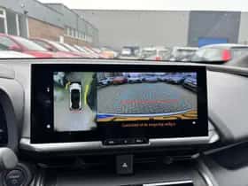 Toyota C-HR (2024) thumbnail 9