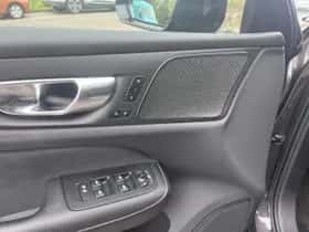 Volvo S60 (2023) thumbnail 12