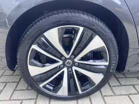 Volvo S60 (2023) thumbnail 49