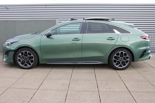 Kia Proceed (2024) thumbnail 4