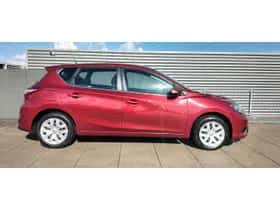 Nissan Pulsar (2015) thumbnail 5