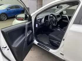 Toyota RAV4 (2016) thumbnail 20