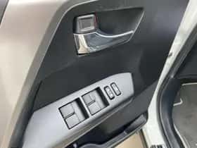 Toyota RAV4 (2016) thumbnail 21