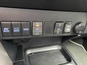 Toyota RAV4 (2016) thumbnail 36
