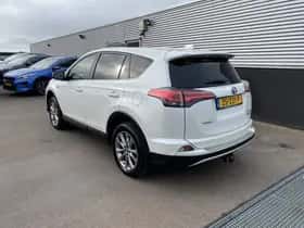 Toyota RAV4 (2016) thumbnail 61