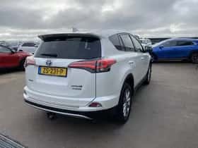 Toyota RAV4 (2016) thumbnail 69