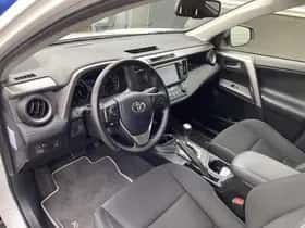 Toyota RAV4 (2016) thumbnail 80