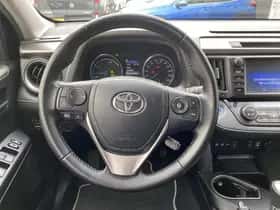 Toyota RAV4 (2016) thumbnail 83