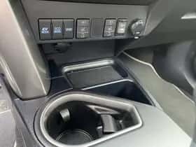 Toyota RAV4 (2016) thumbnail 93