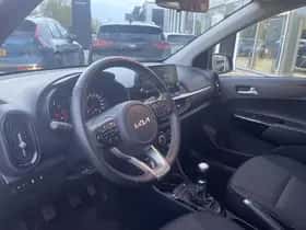 Kia Picanto (2023) thumbnail 32