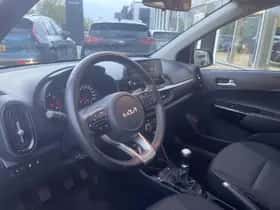 Kia Picanto (2023) thumbnail 6