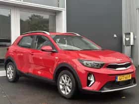 Kia Stonic (2024) thumbnail 4