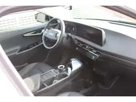 Kia EV6 (2022) thumbnail 12