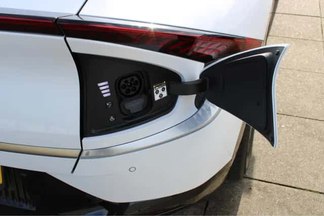 Kia EV6 (2022) thumbnail 15