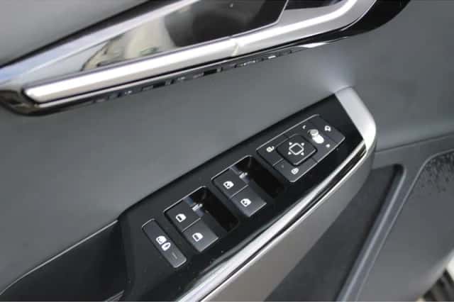 Kia EV6 (2022) thumbnail 23