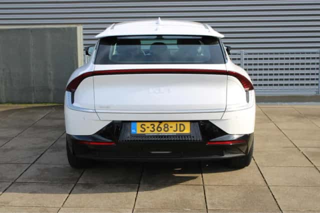 Kia EV6 (2022) thumbnail 6