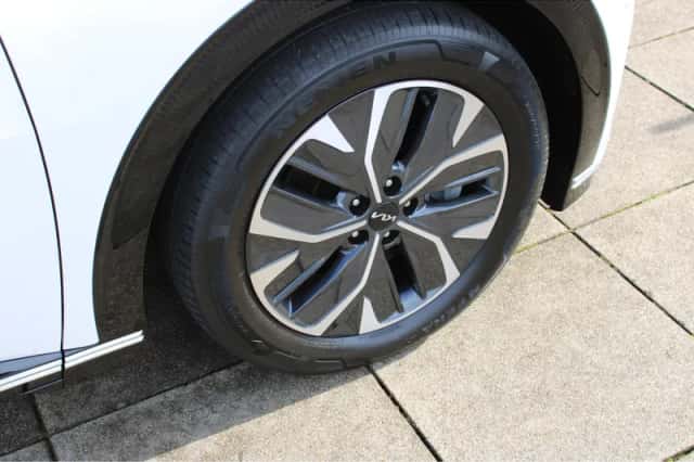 Kia EV6 (2022) thumbnail 9