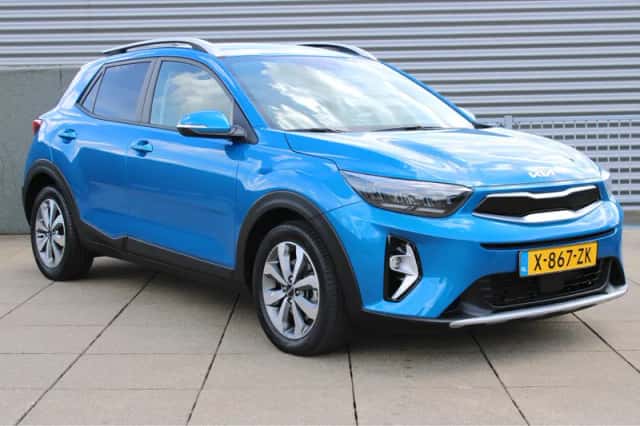 Kia Stonic (2024) thumbnail 2