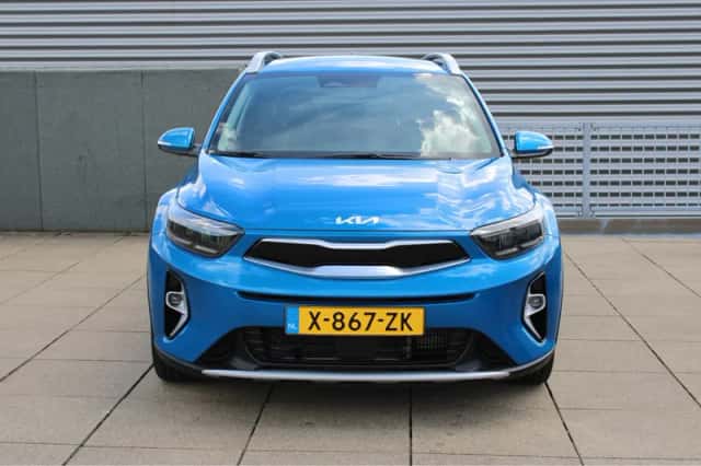 Kia Stonic (2024) thumbnail 3