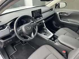 Toyota RAV4 (2021) thumbnail 17