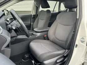 Toyota RAV4 (2021) thumbnail 18