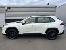 Toyota RAV4 (2021) thumbnail 3