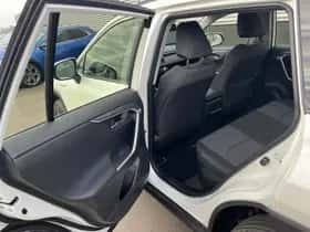 Toyota RAV4 (2021) thumbnail 40