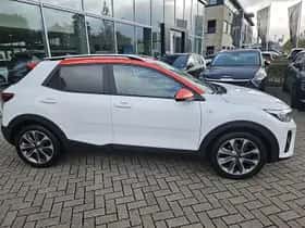 Kia Stonic (2020) thumbnail 4